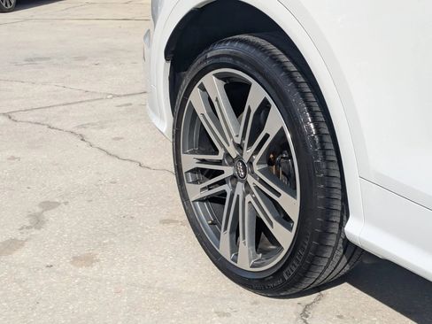 Used 2019 Audi SQ5 Premium Plus w/ Premium Plus Package AWD/4WD image 5