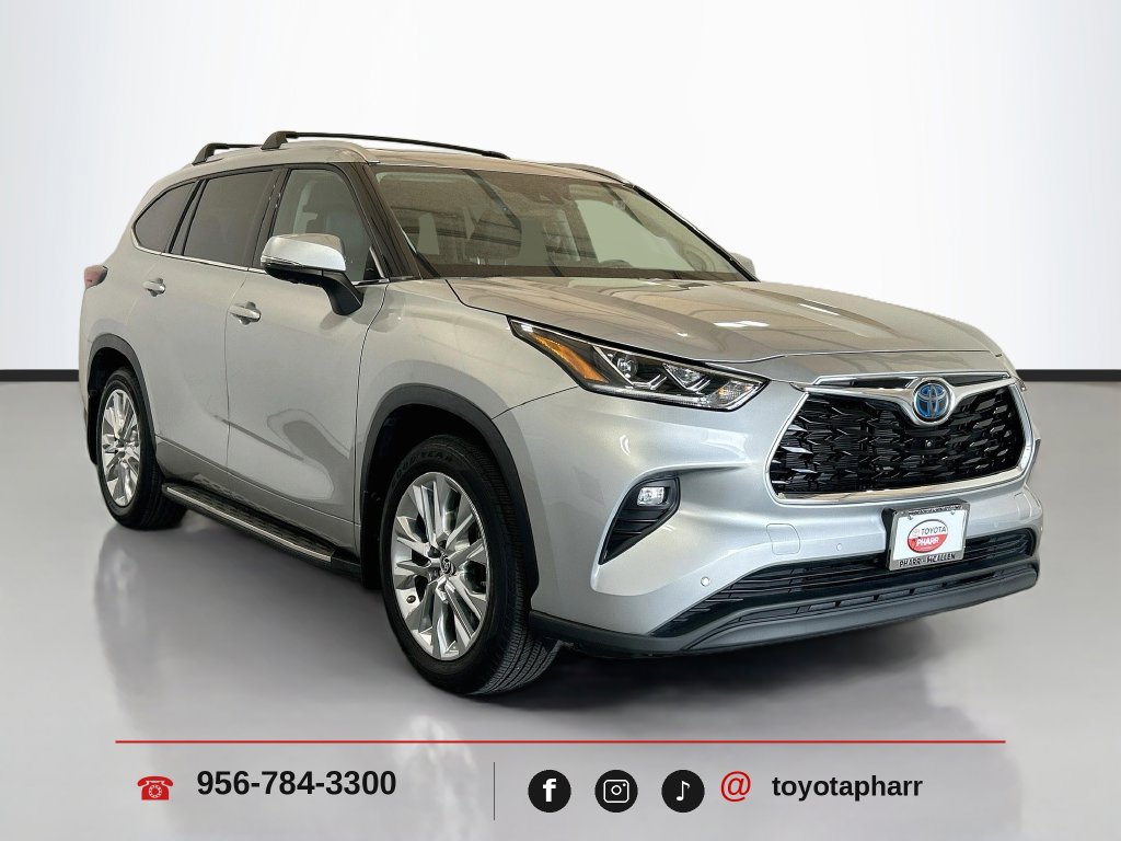 Used 2024 Toyota Highlander Limited FWD image 3