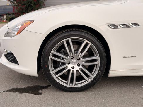 Used 2017 Maserati Quattroporte S GranLusso RWD image 16