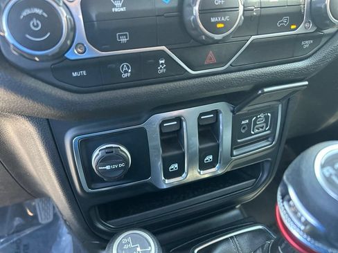 Used 2024 Jeep Wrangler Sport AWD/4WD image 38