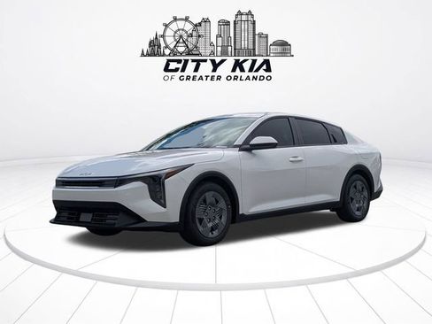 New 2026 Kia K4 FWD image 2