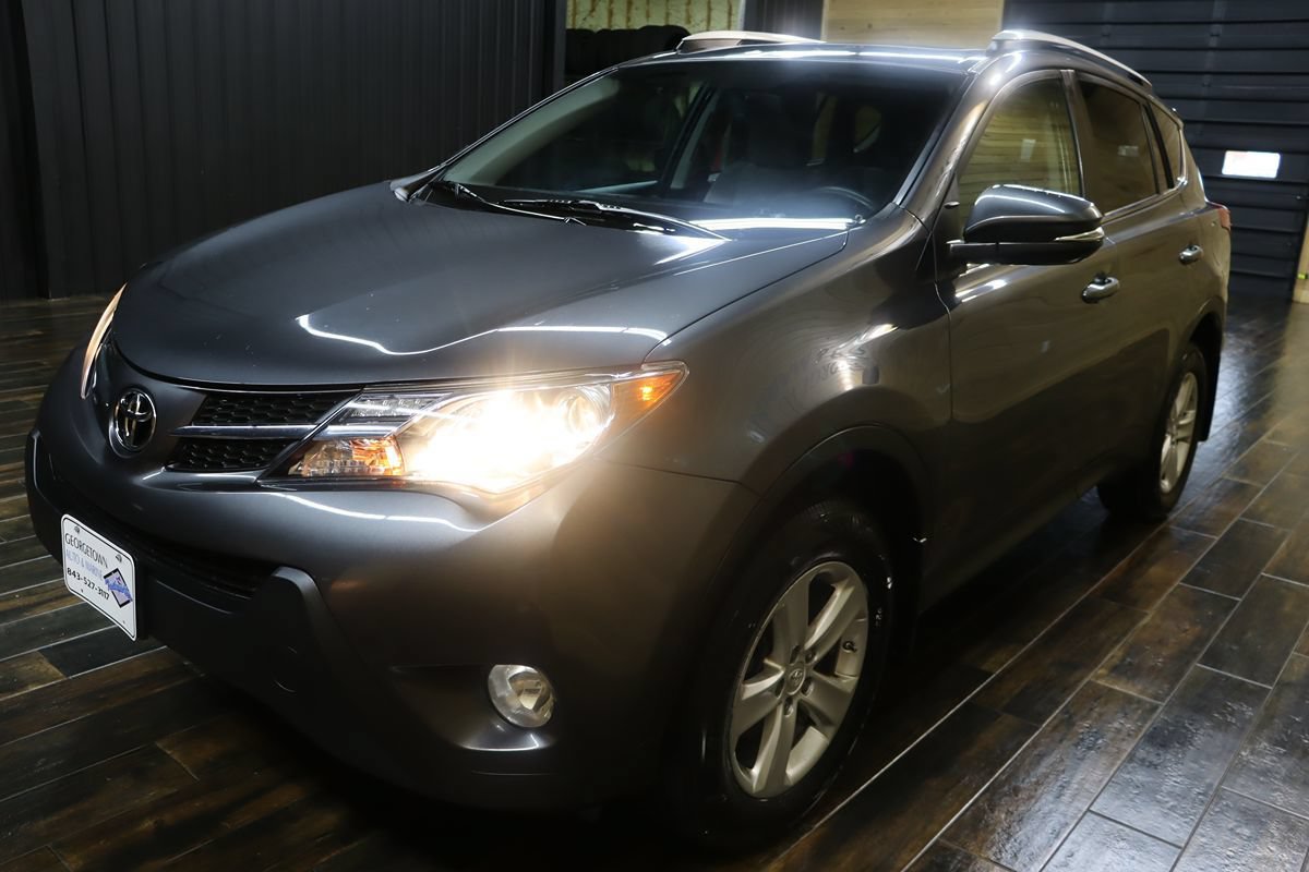 Used 2014 Toyota RAV4 XLE AWD/4WD image 6