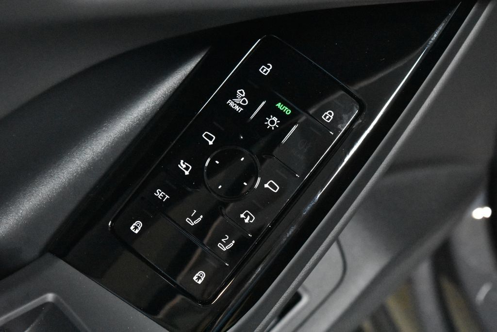 Used 2025 Audi Q6 e-tron Premium Plus AWD/4WD image 5
