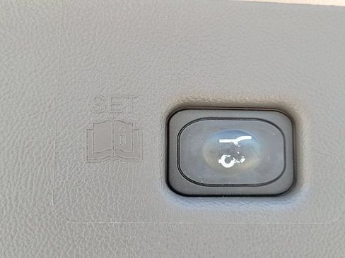 Used 2019 Lincoln Nautilus FWD image 9
