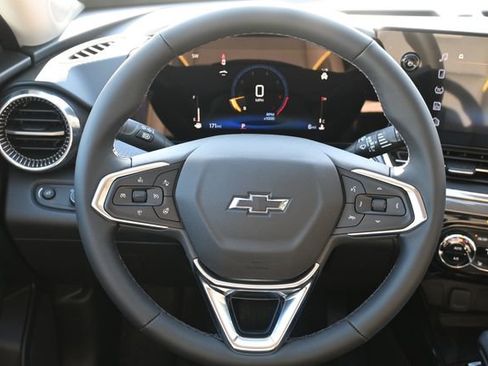 New 2026 Chevrolet Trax ACTIV w/ Sunroof Package image 14