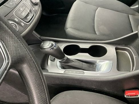 Used 2020 Chevrolet Malibu LS image 15