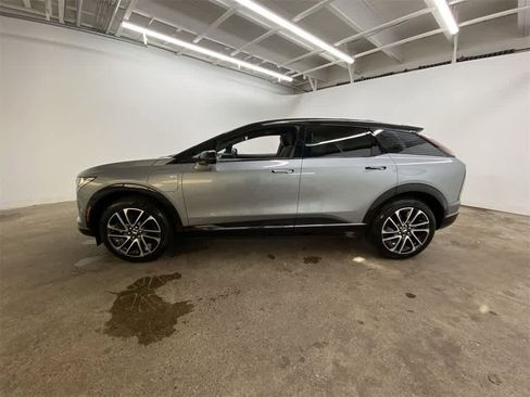 Used 2025 Cadillac Optiq Sport 1 image 3