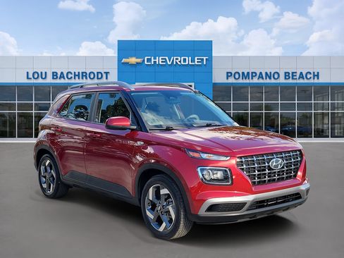 Used 2025 Hyundai Venue SEL FWD image 1