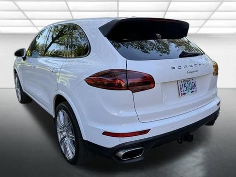 Used 2018 Porsche Cayenne Platinum Edition AWD/4WD image 3
