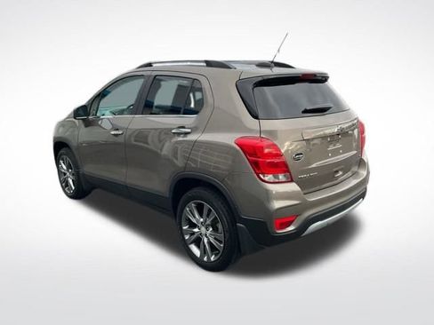 Used 2020 Chevrolet Trax LT w/ Driver Confidence Package image 5