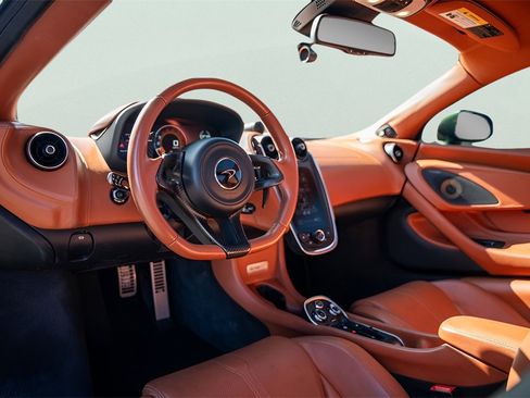 Used 2017 McLaren 570S image 34