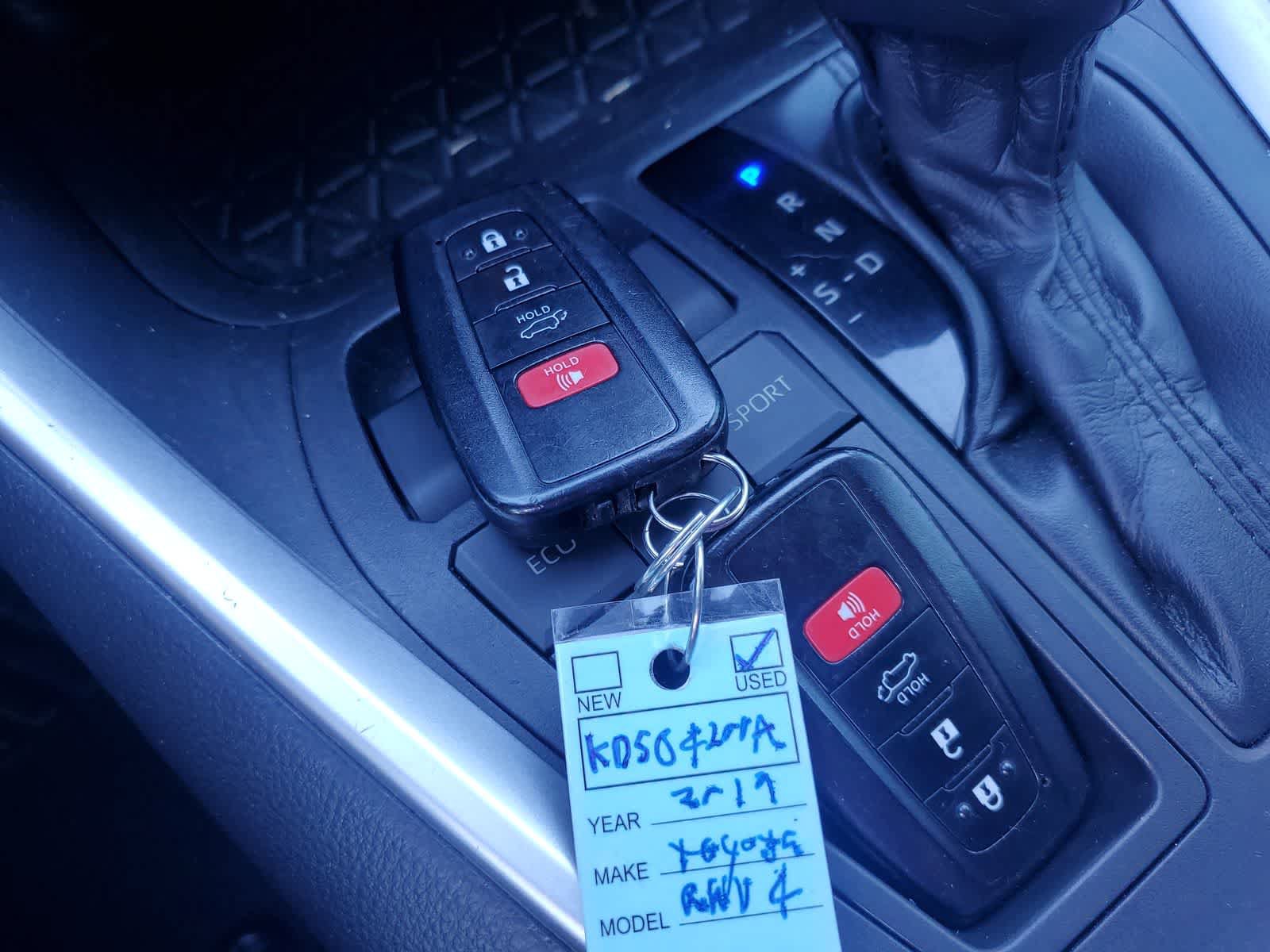 Used 2019 Toyota RAV4 XLE Premium FWD image 26