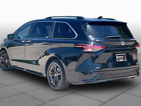 Used 2024 Toyota Sienna XSE w/ XSE Plus Package AWD/4WD image 12