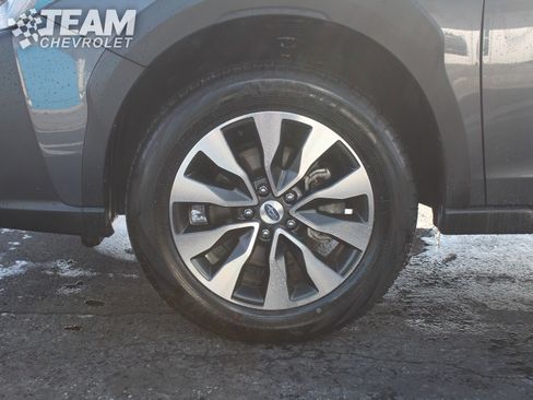 Used 2025 Subaru Outback Limited image 35