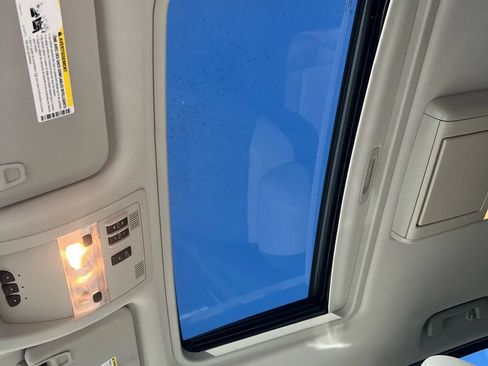 Used 2010 Chevrolet Tahoe LTZ image 14