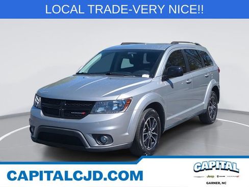 Used 2019 Dodge Journey SE w/ Connectivity Group image 1
