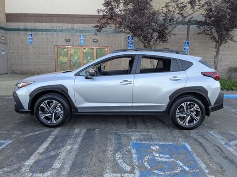 Used 2025 Subaru Crosstrek 2.5i Premium AWD/4WD image 5