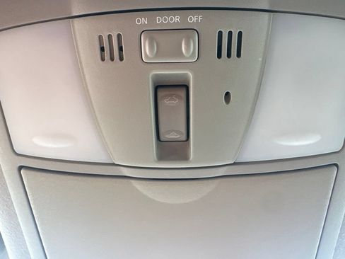 Used 2013 Nissan Rogue SV w/ Premium Pkg AWD/4WD image 22