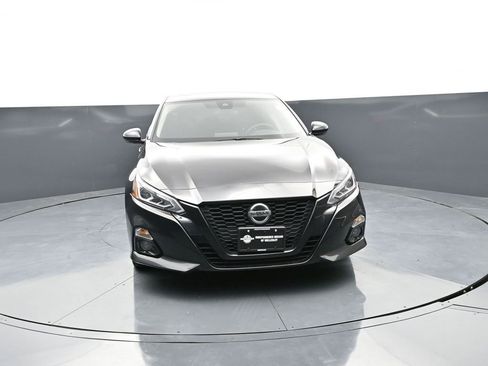 Used 2022 Nissan Altima 2.5 SR w/ Midnight Edition Package AWD/4WD image 3