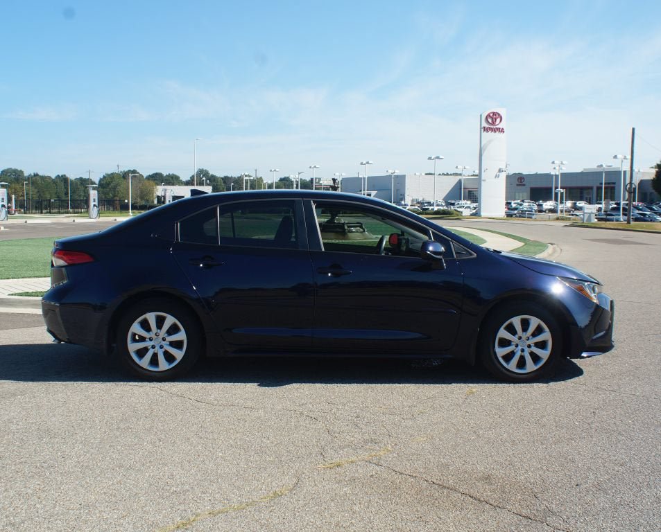 Used 2024 Toyota Corolla LE FWD image 19
