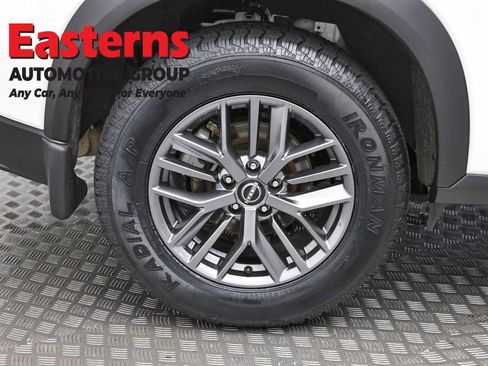 Used 2023 Nissan Rogue S AWD/4WD image 31