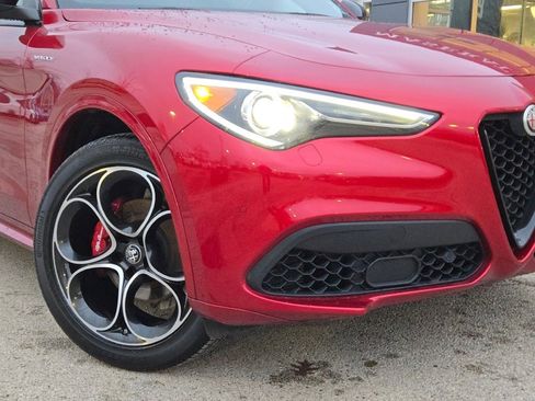 Used 2022 Alfa Romeo Stelvio Veloce image 3