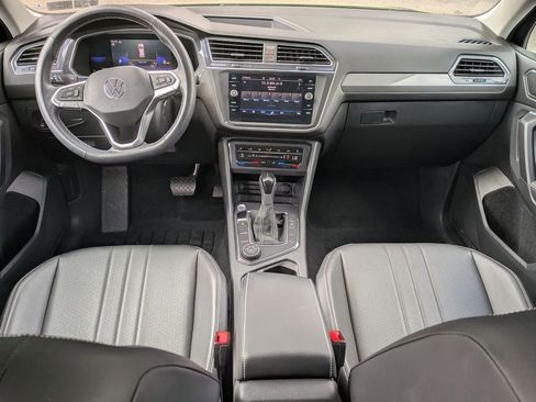 Used 2022 Volkswagen Tiguan SE AWD/4WD image 21