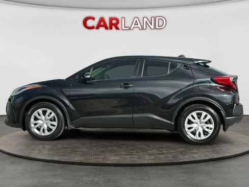 Used 2021 Toyota C-HR LE FWD image 3