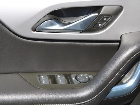 Used 2022 Chevrolet Blazer LT FWD image 13