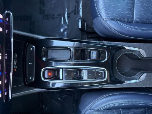 Used 2022 Chevrolet Bolt EUV LT w/ Convenience Package image 36