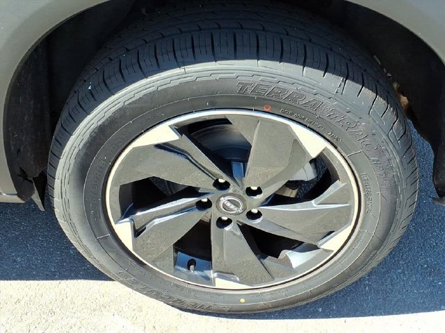 Used 2025 Nissan Rogue SV AWD/4WD image 10