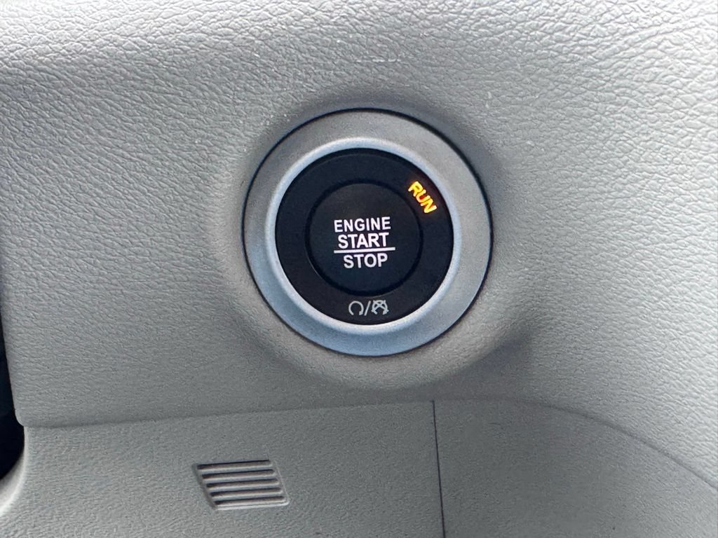 Used 2023 Chrysler Voyager LX FWD image 27