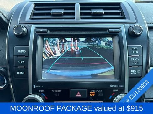 Used 2014 Toyota Camry SE w/ Moonroof Package FWD image 3