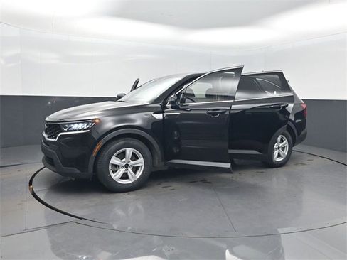 Used 2021 Kia Sorento LX image 37