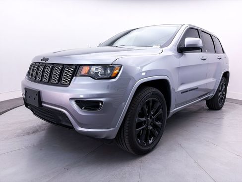 Used 2021 Jeep Grand Cherokee Laredo X AWD/4WD image 13