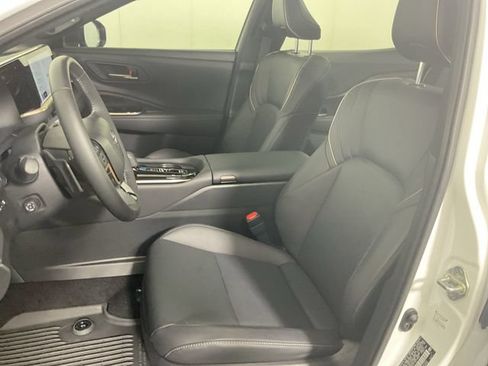 Used 2026 Toyota Crown Platinum AWD/4WD image 22