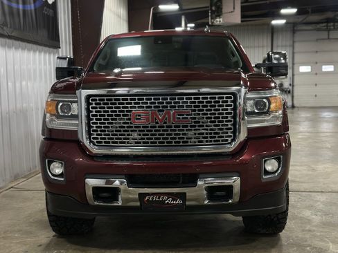Used 2015 GMC Sierra 2500 Denali w/ Duramax Plus Package image 3