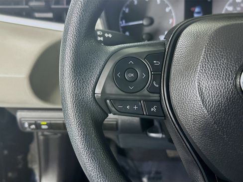 Used 2025 Toyota Corolla LE image 16