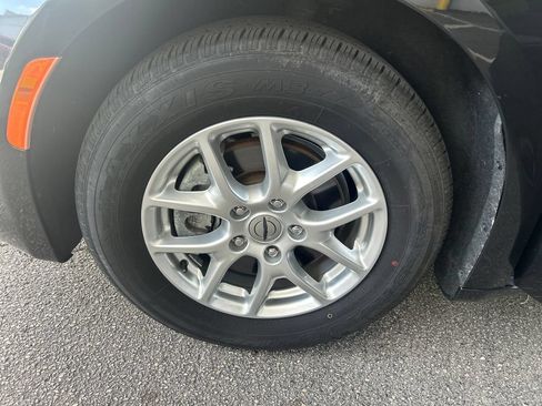 Used 2021 Chrysler Voyager Lxi FWD image 30