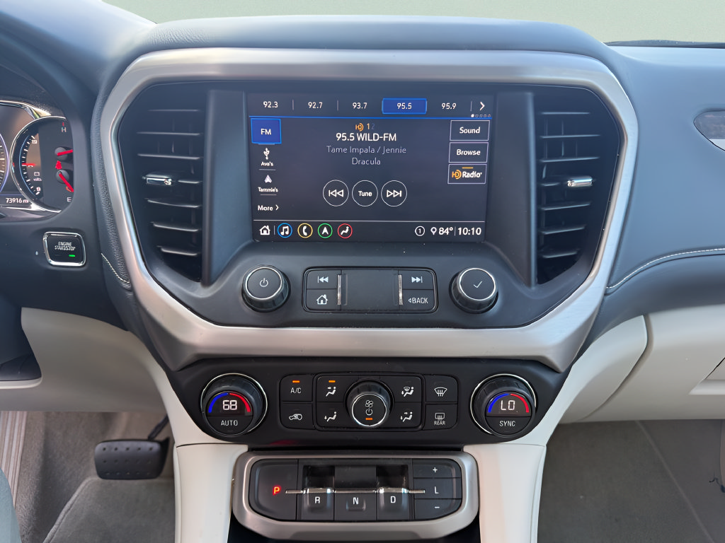 Used 2020 GMC Acadia Denali w/ Technology Package FWD image 19