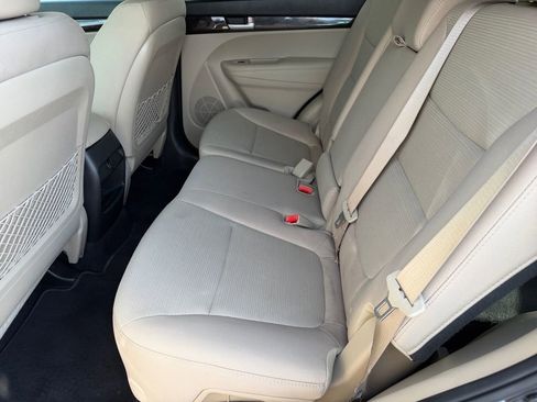 Used 2015 Kia Sorento LX FWD image 13