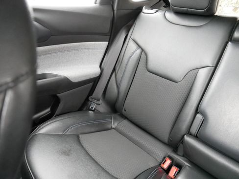 Certified 2024 Jeep Compass Latitude image 12