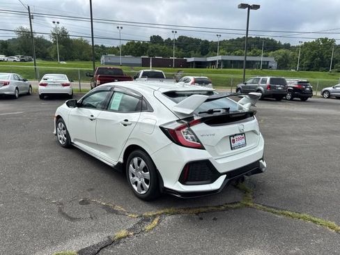 Used 2018 Honda Civic Sport image 6