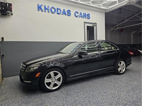 Used 2011 Mercedes-Benz C 300 Sedan image 2