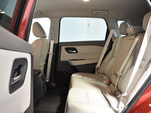 Used 2025 Nissan Rogue SV image 28