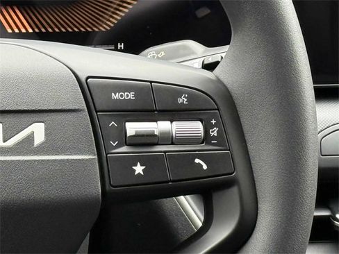 New 2026 Kia K4 LX image 8