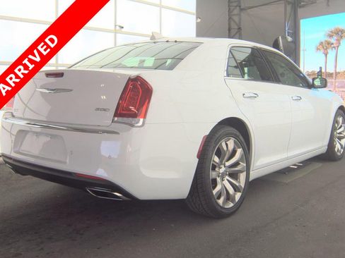 Used 2019 Chrysler 300 Limited w/ Safetytec Plus Group image 4