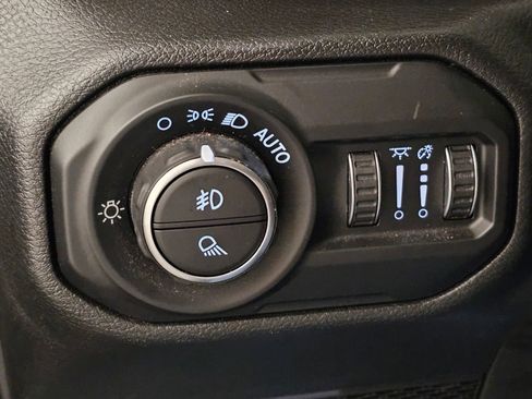 Used 2022 Jeep Gladiator Sport AWD/4WD image 18