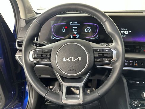 Used 2025 Kia Sportage EX w/ Premium Package image 18