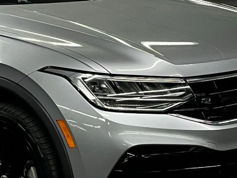 Certified 2022 Volkswagen Tiguan SE R-Line image 42